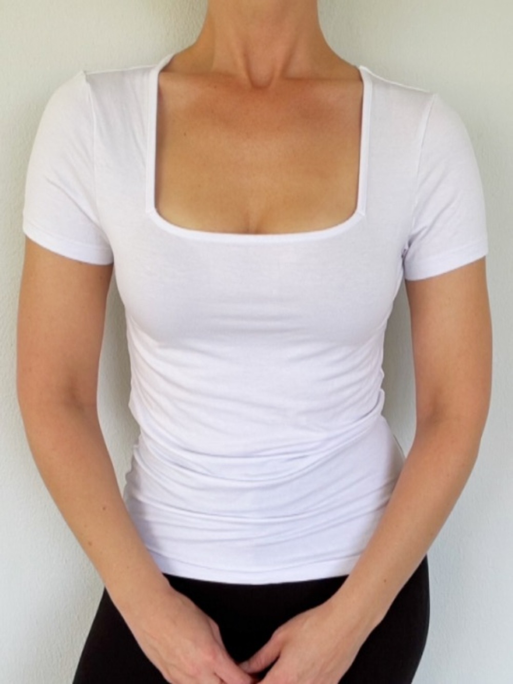 MangoPop white short sleeve square neck stretch tee size medium
